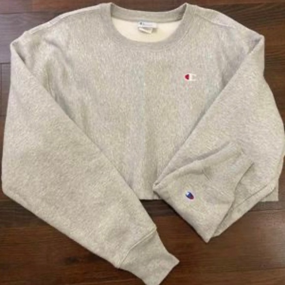 Champion Crop Sweater - Picture 1 of 1